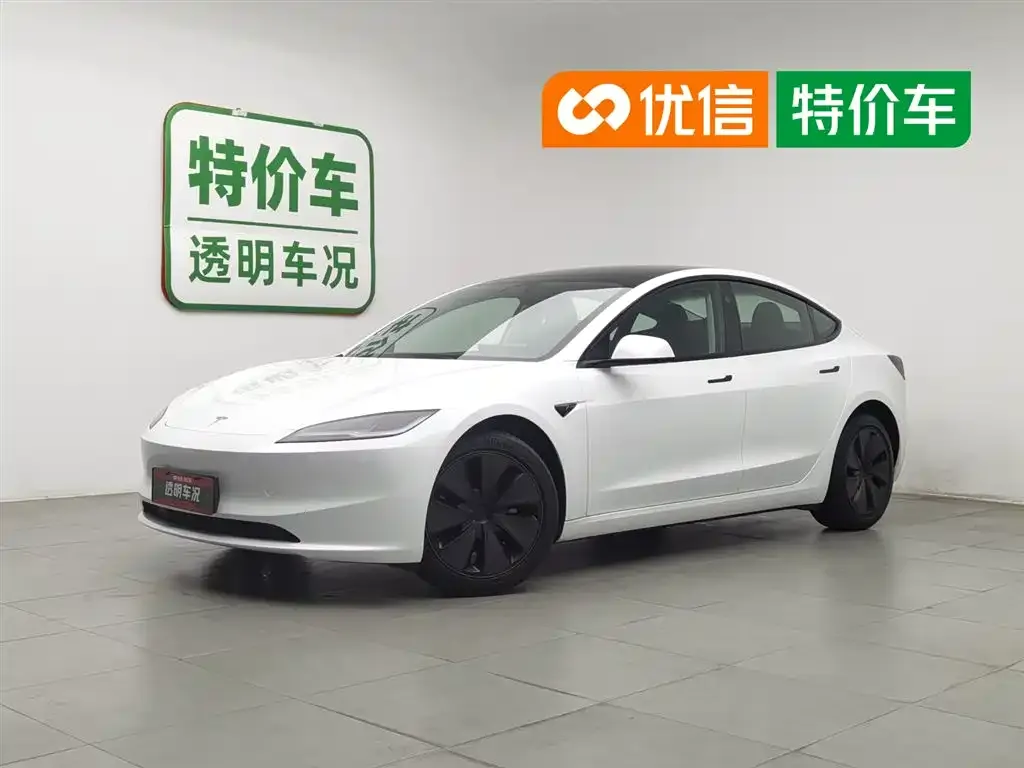 Tesla Model 3 — фото 1