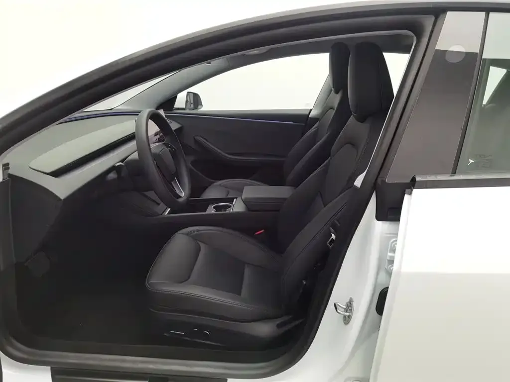Tesla Model 3 — фото 4