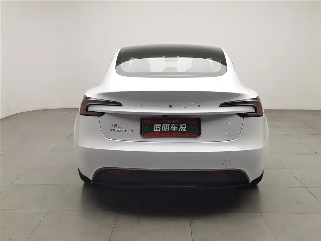 Tesla Model 3 — фото 10