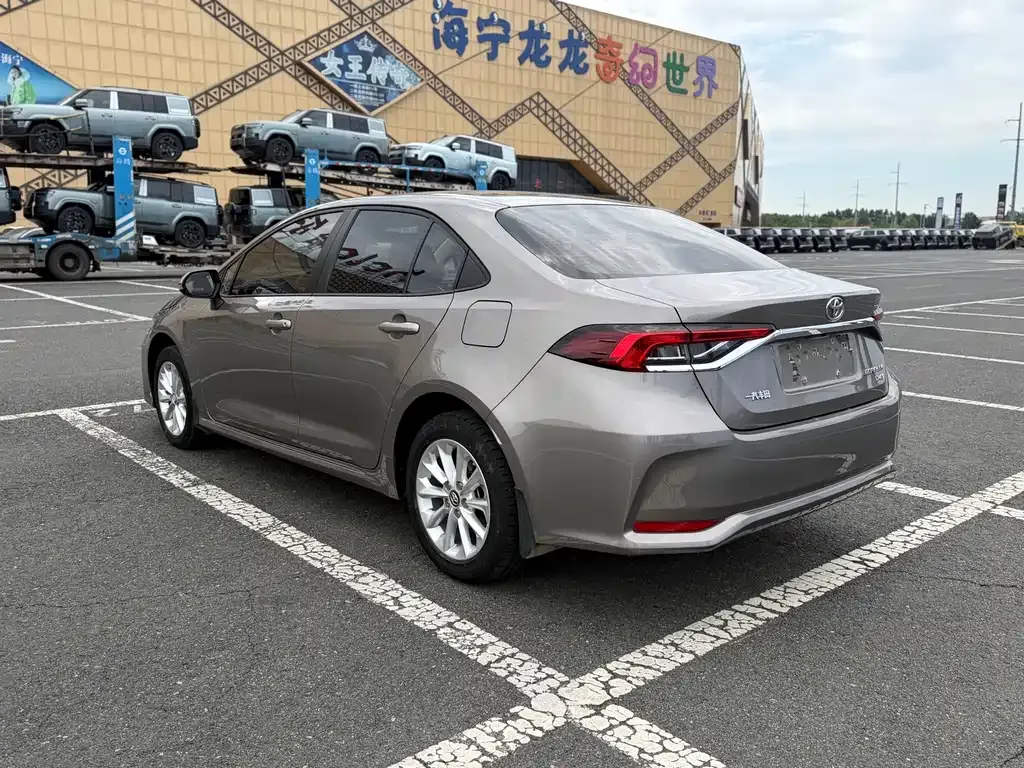 Toyota Corolla — фото 6