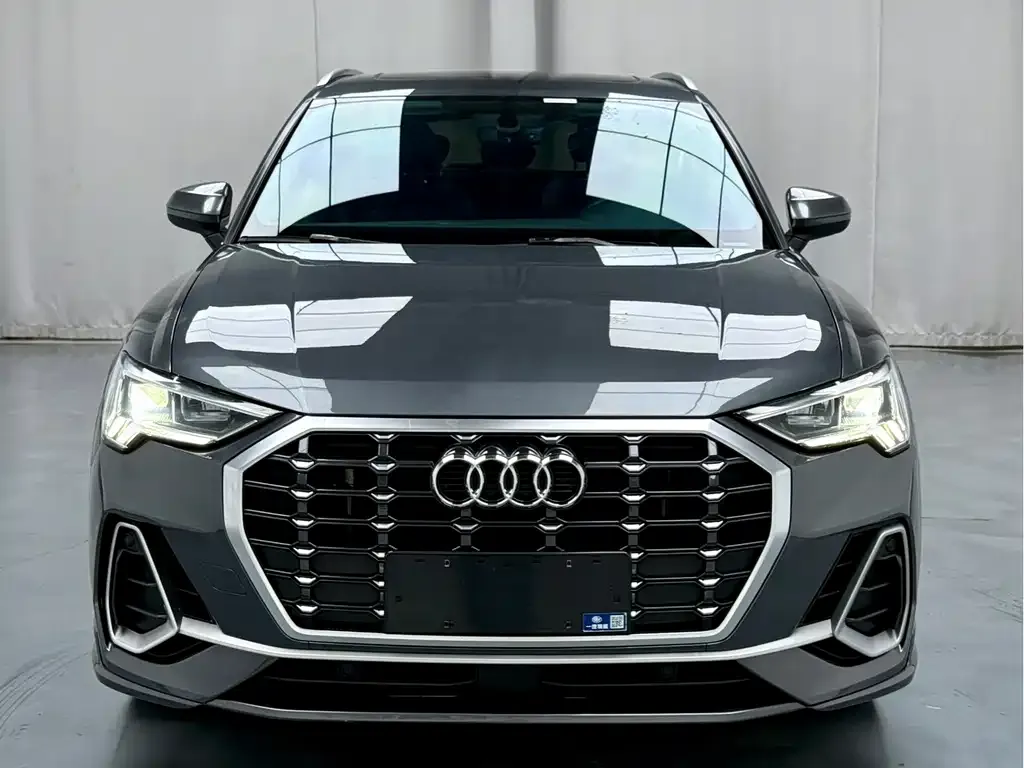 Audi Q3 — фото 10