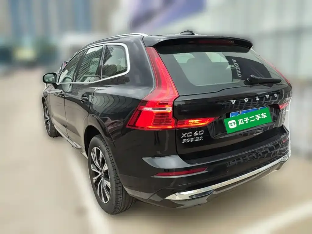 Volvo XC60 — фото 7