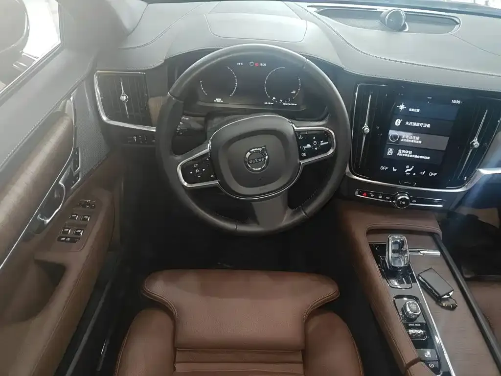 Volvo S90 — фото 10