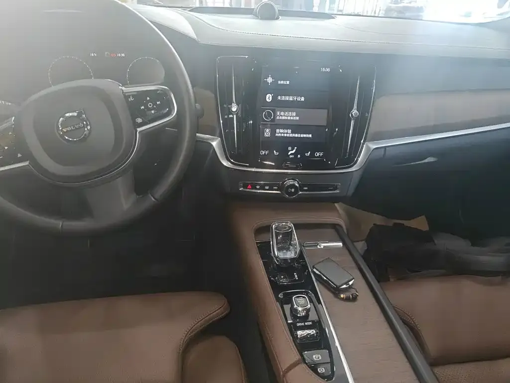 Volvo S90 — фото 5