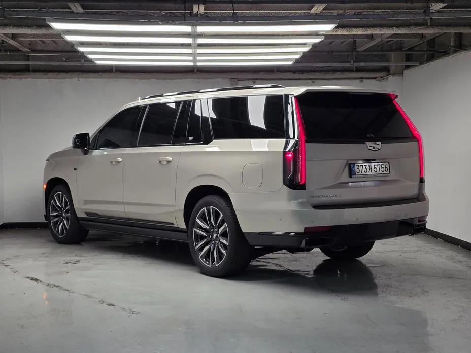 Cadillac Escalade 2023 из KR, фото 7