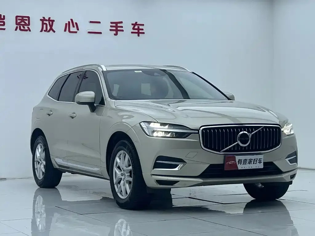 Volvo XC60 — фото 6