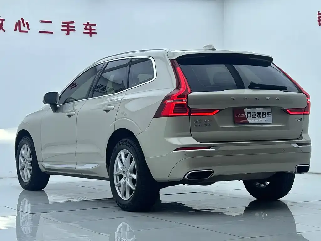 Volvo XC60 — фото 5