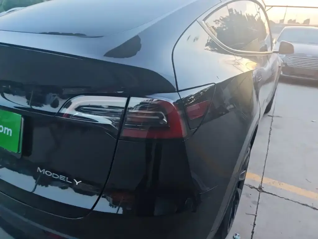 Tesla Model Y — фото 7