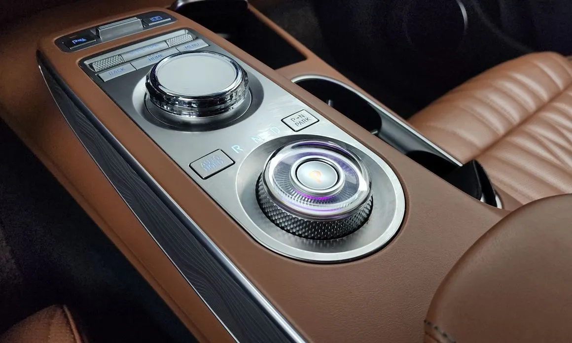 Genesis GV70 — фото 10