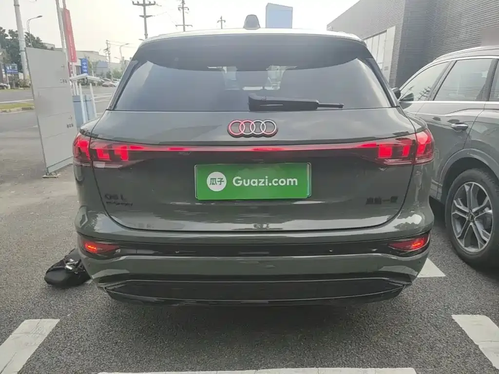 Audi Q6L e-tron — фото 8