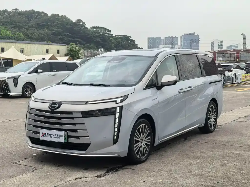 GAC Motor 传祺E8 PHEV — фото 1