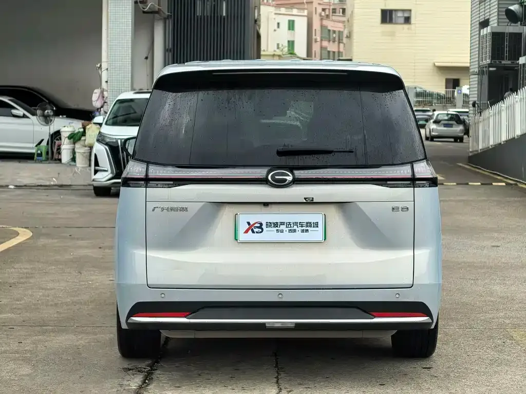 GAC Motor 传祺E8 PHEV — фото 4