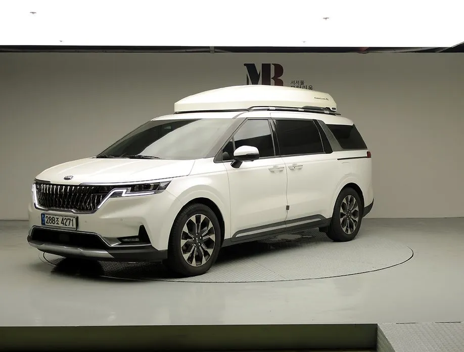 Kia Carnival — фото 1