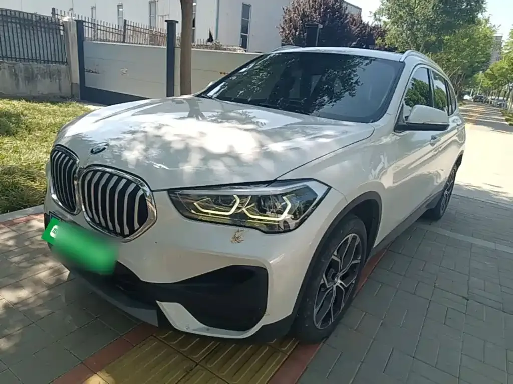 BMW X1 — фото 9