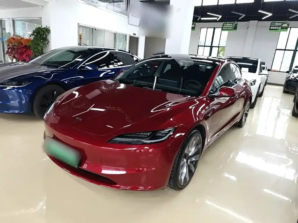 Tesla Model 3 — фото 7