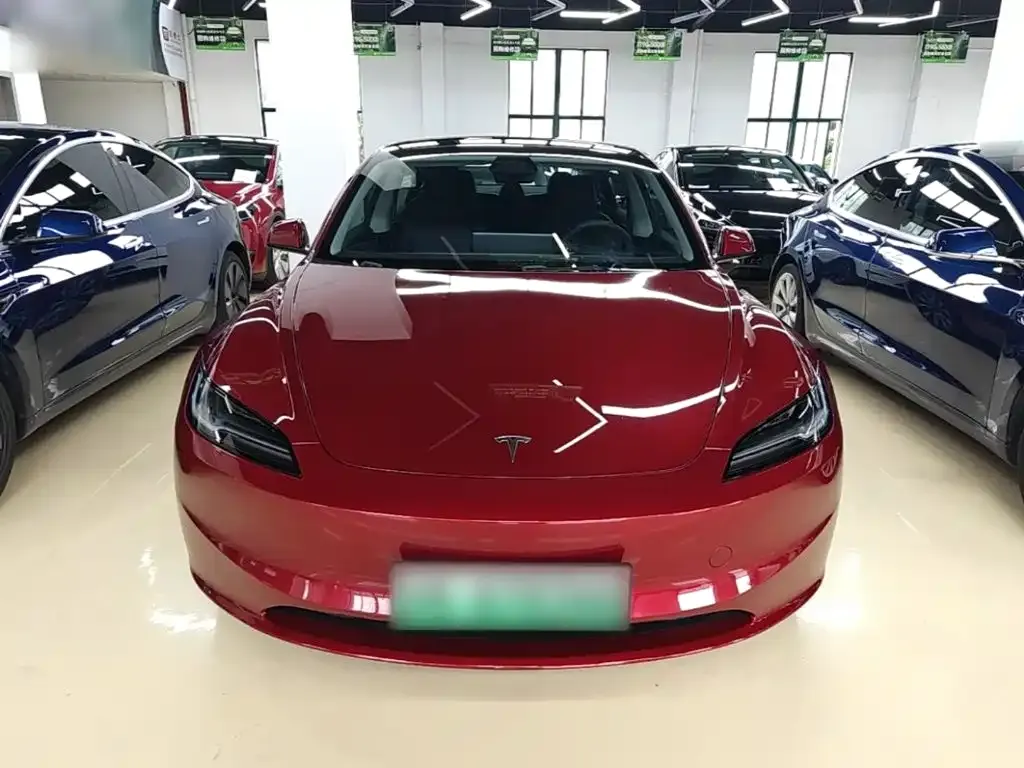 Tesla Model 3 — фото 10
