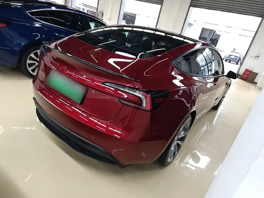 Tesla Model 3 — фото 6