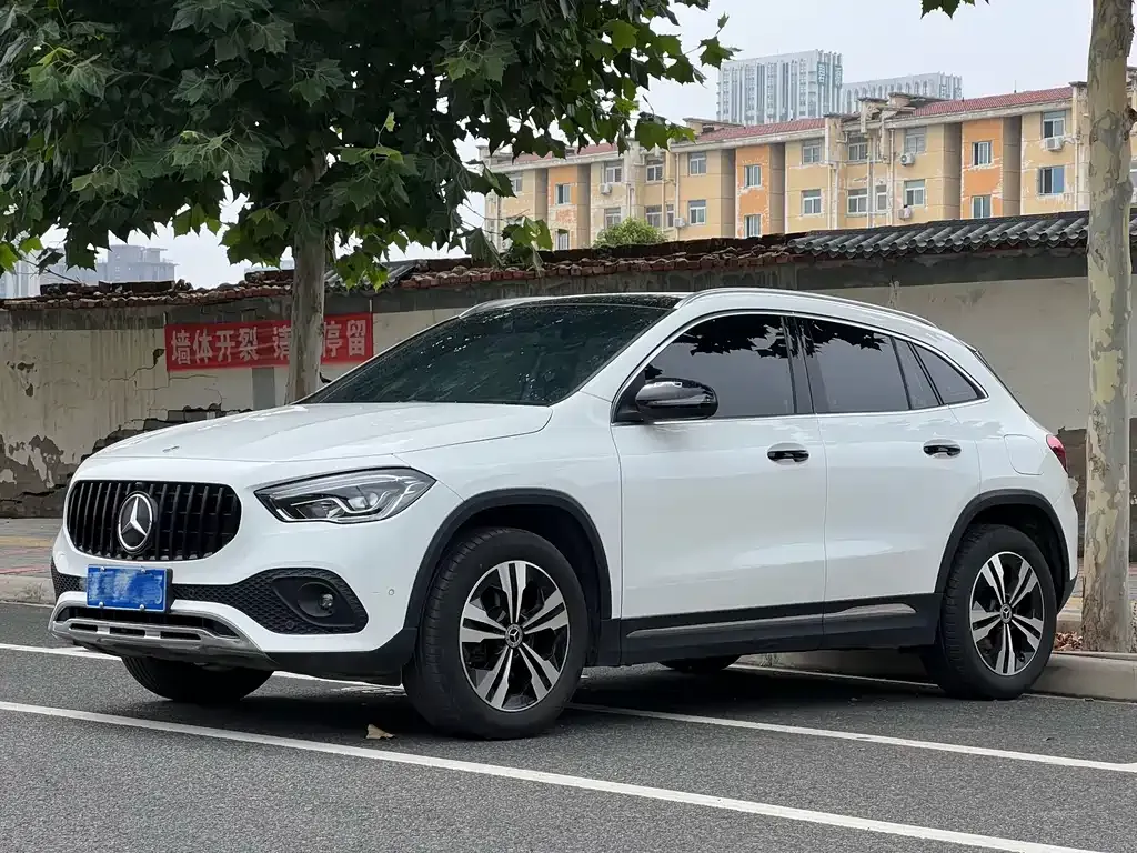 Mercedes-Benz GLA — фото 1