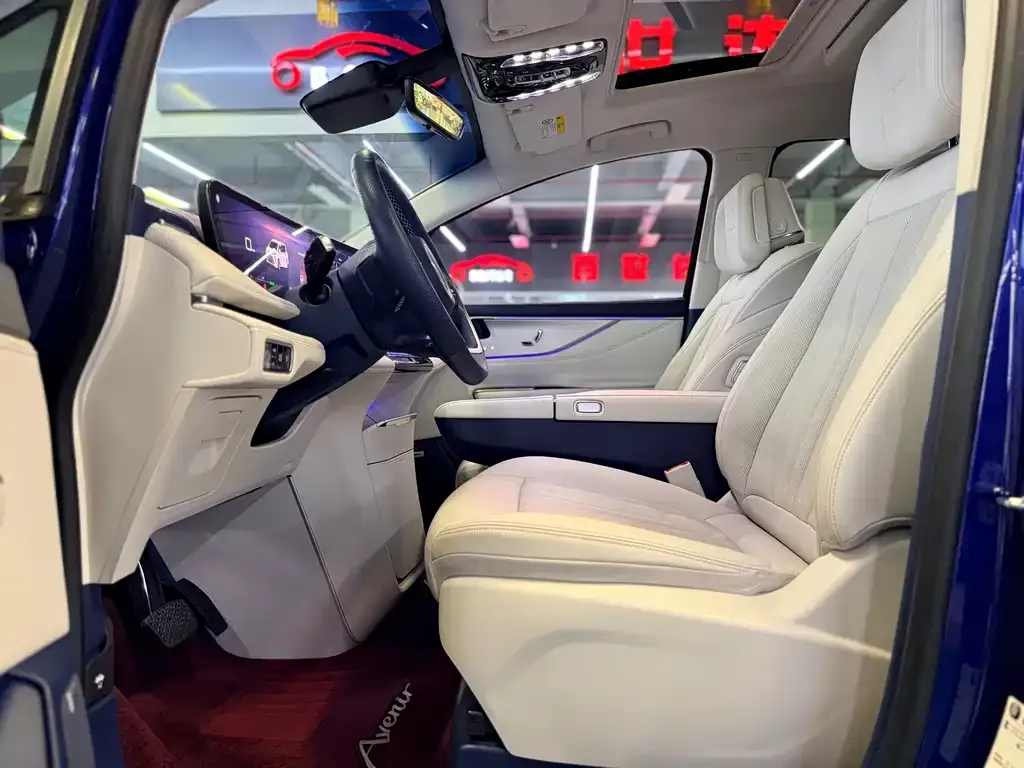 Buick GL8 Hybrid — фото 5