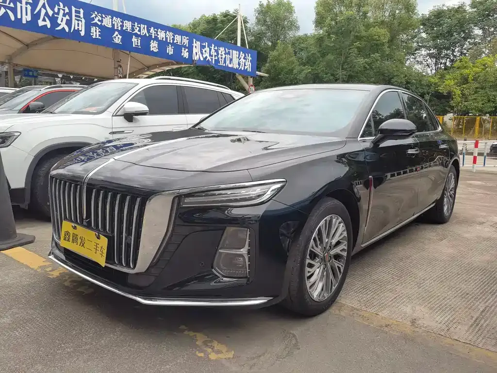 Hongqi H5 — фото 1