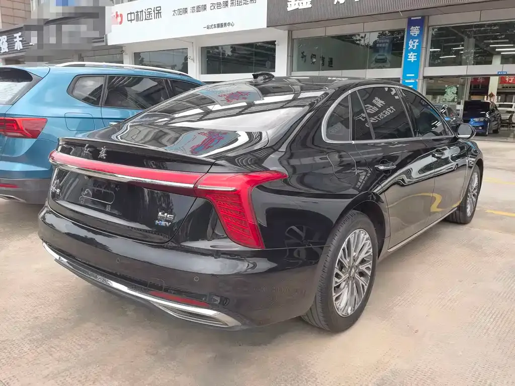 Hongqi H5 — фото 3