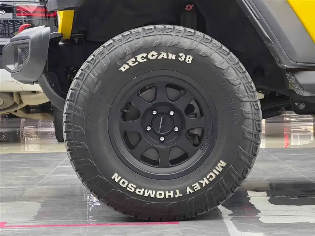 Jeep Wrangler — фото 8