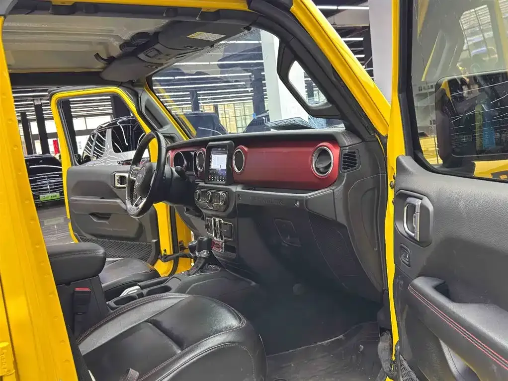 Jeep Wrangler — фото 10