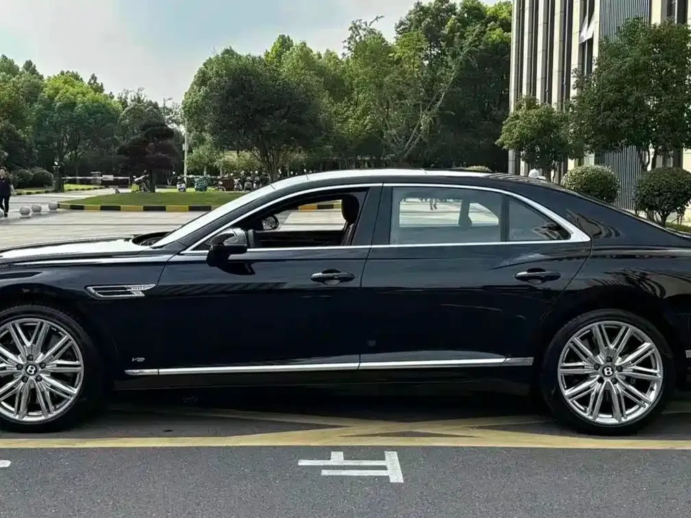 Bentley Flying Spur — фото 5