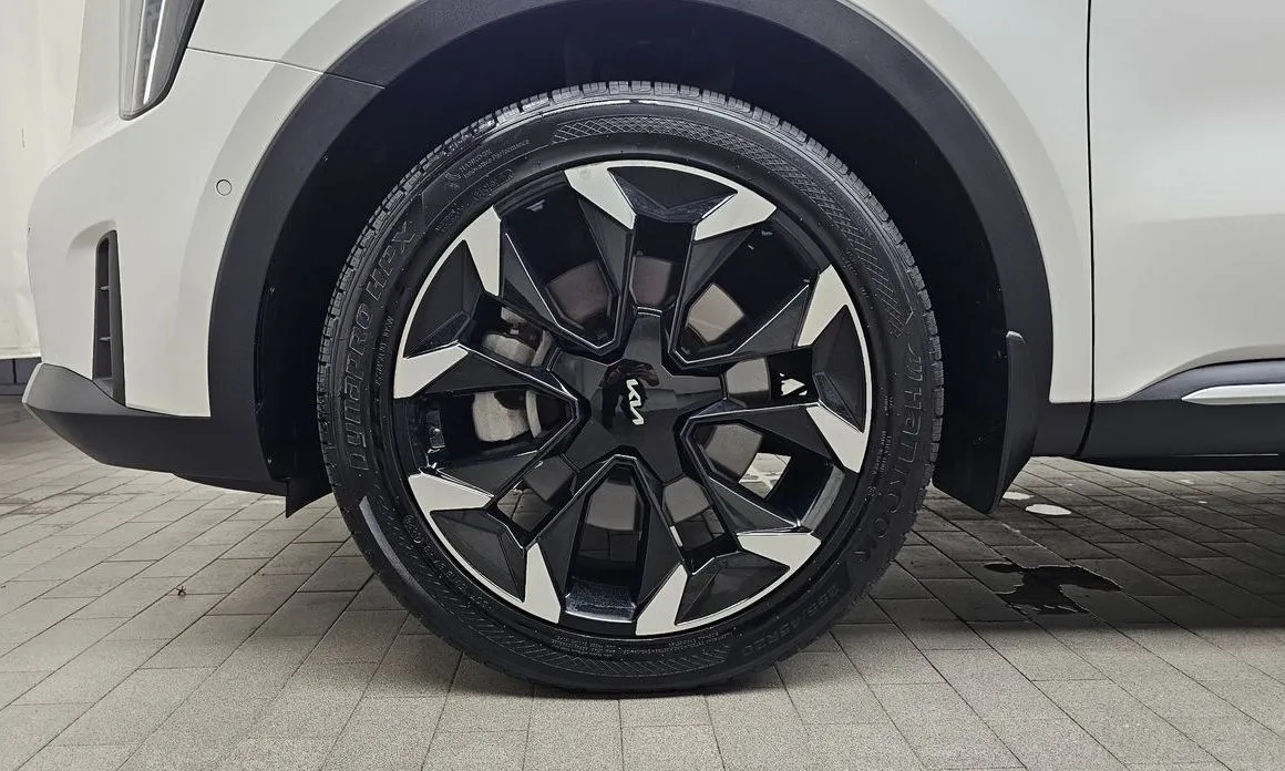 Kia Sorento — фото 7