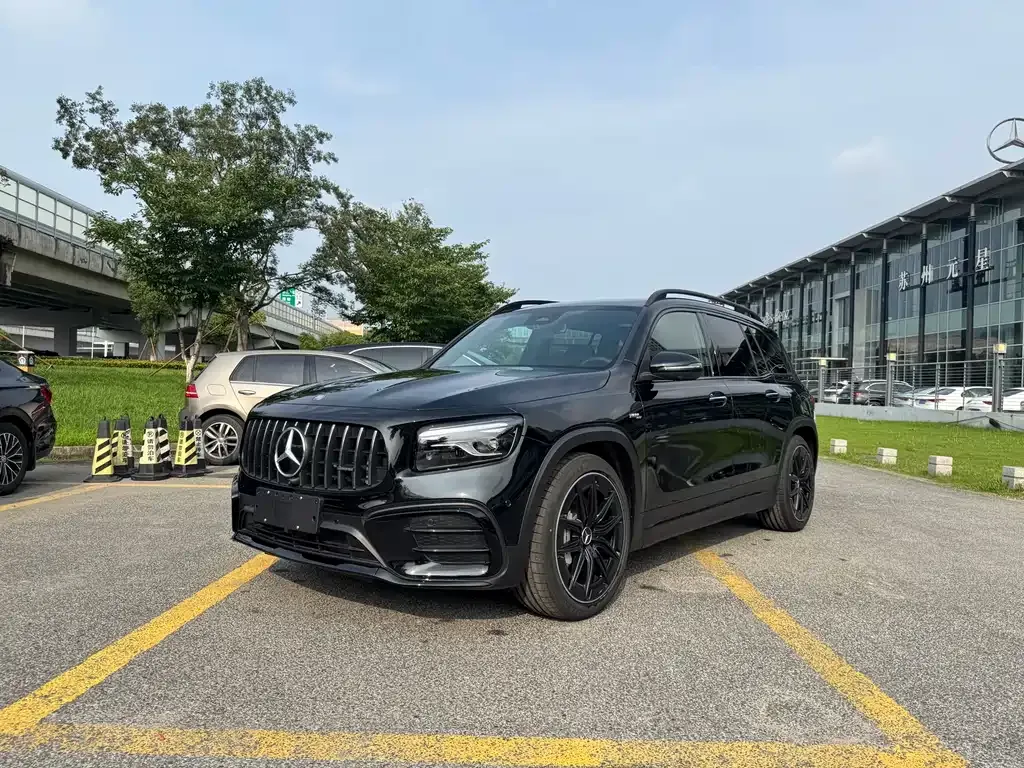 Mercedes-Benz GLB AMG — фото 5