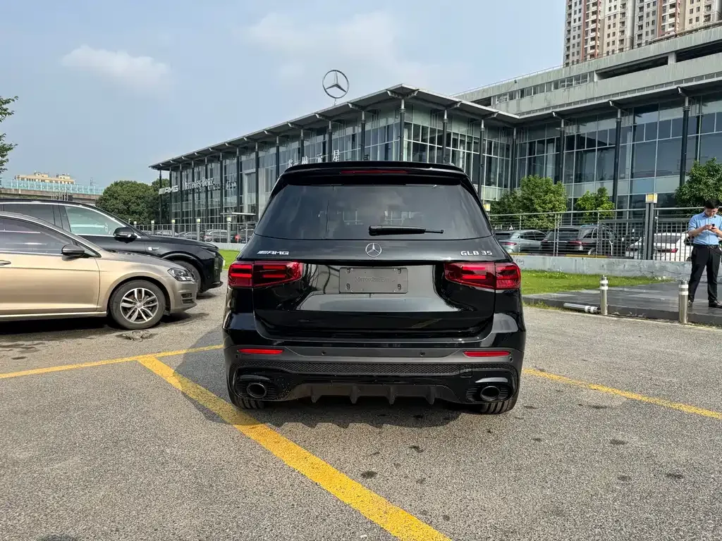 Mercedes-Benz GLB AMG — фото 6