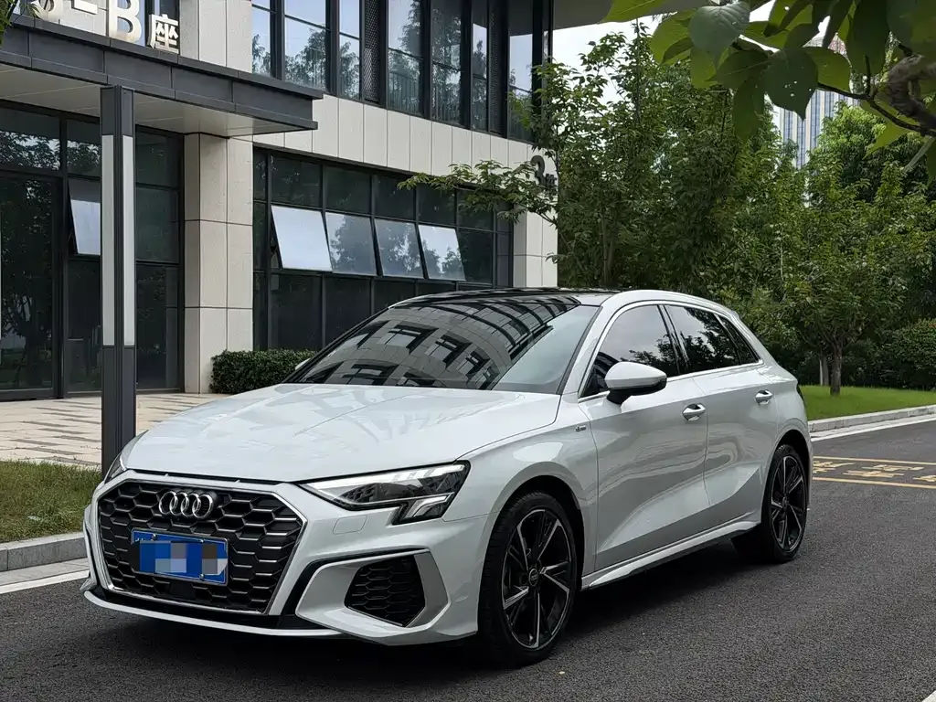 Audi A3 — фото 1