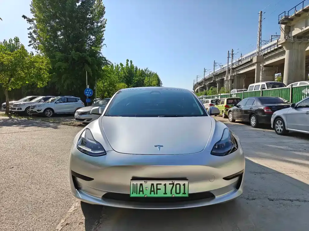 Tesla Model 3 — фото 7