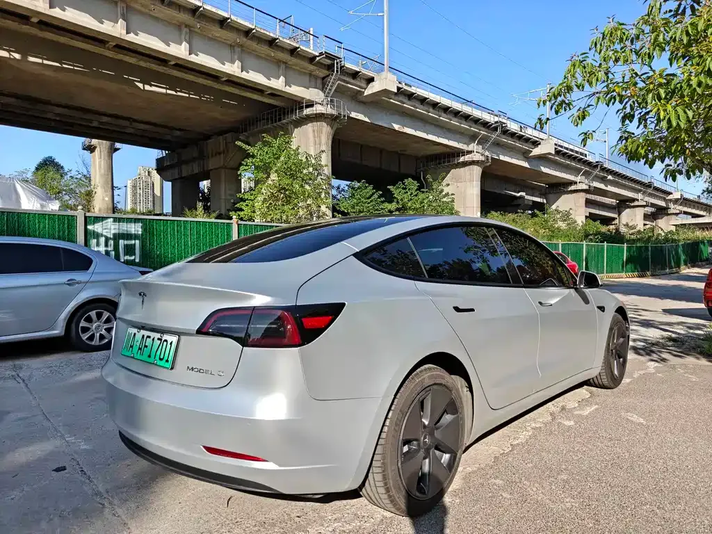 Tesla Model 3 — фото 6