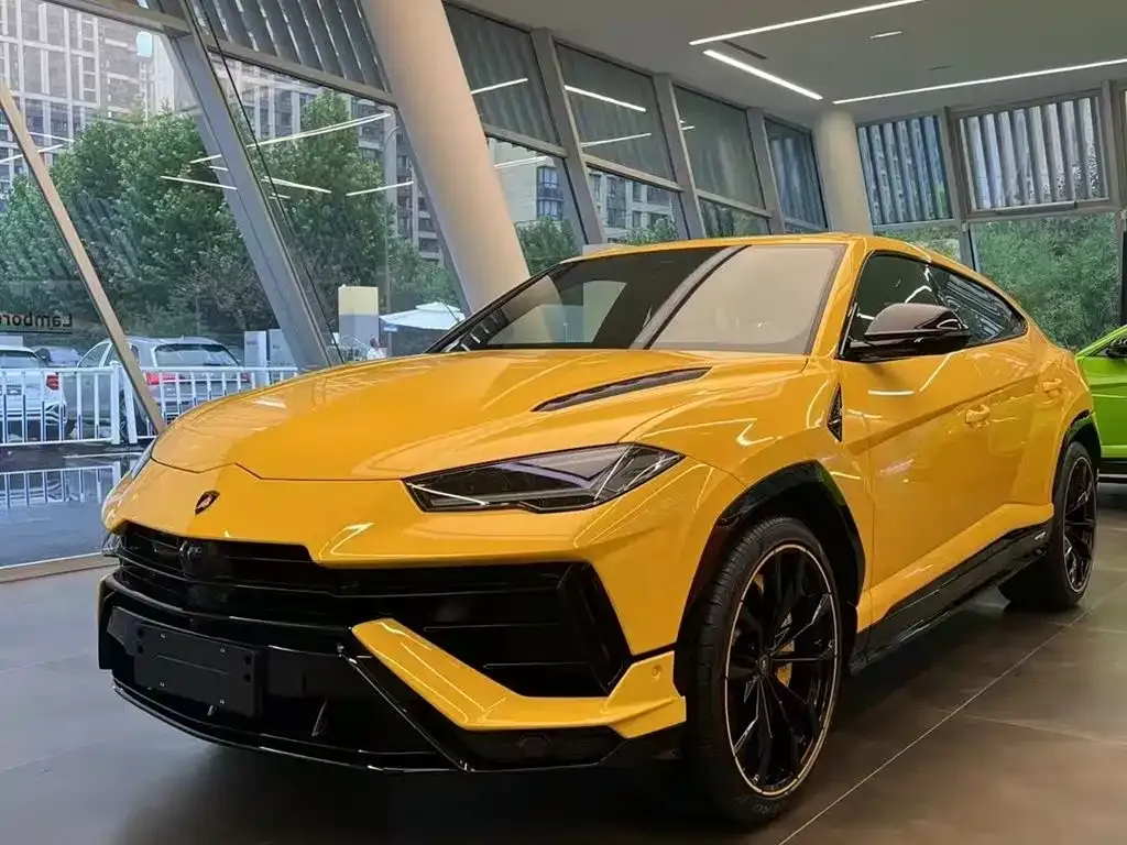 Lamborghini Urus — фото 1