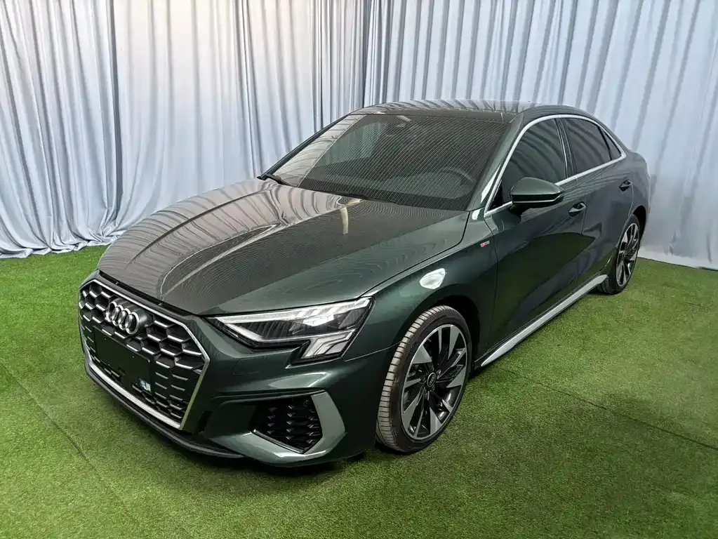 Audi A3 — фото 1