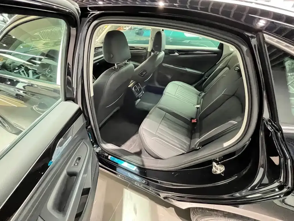 Volkswagen Passat — фото 2