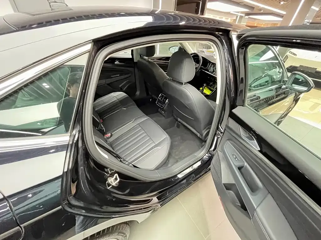 Volkswagen Passat — фото 8