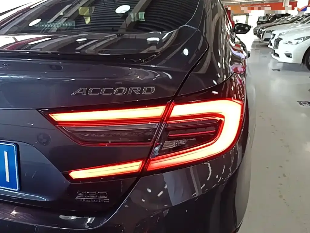 Honda Accord — фото 7