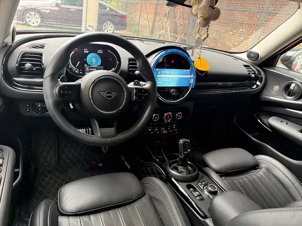 MINI Clubman — фото 4