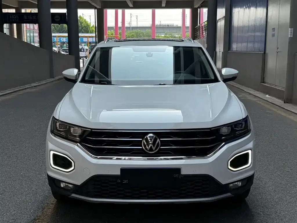 Volkswagen T-Roc — фото 6