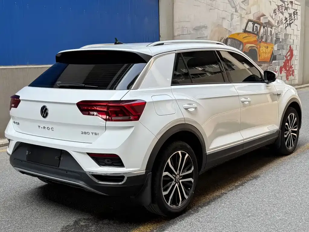 Volkswagen T-Roc — фото 10