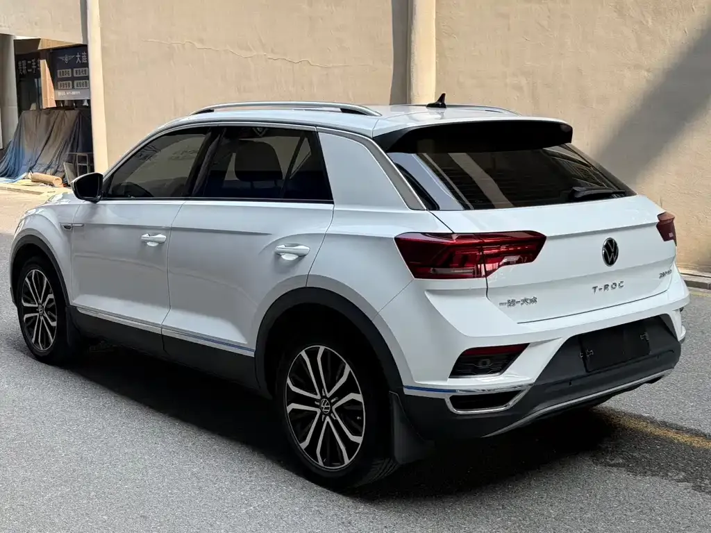 Volkswagen T-Roc — фото 5
