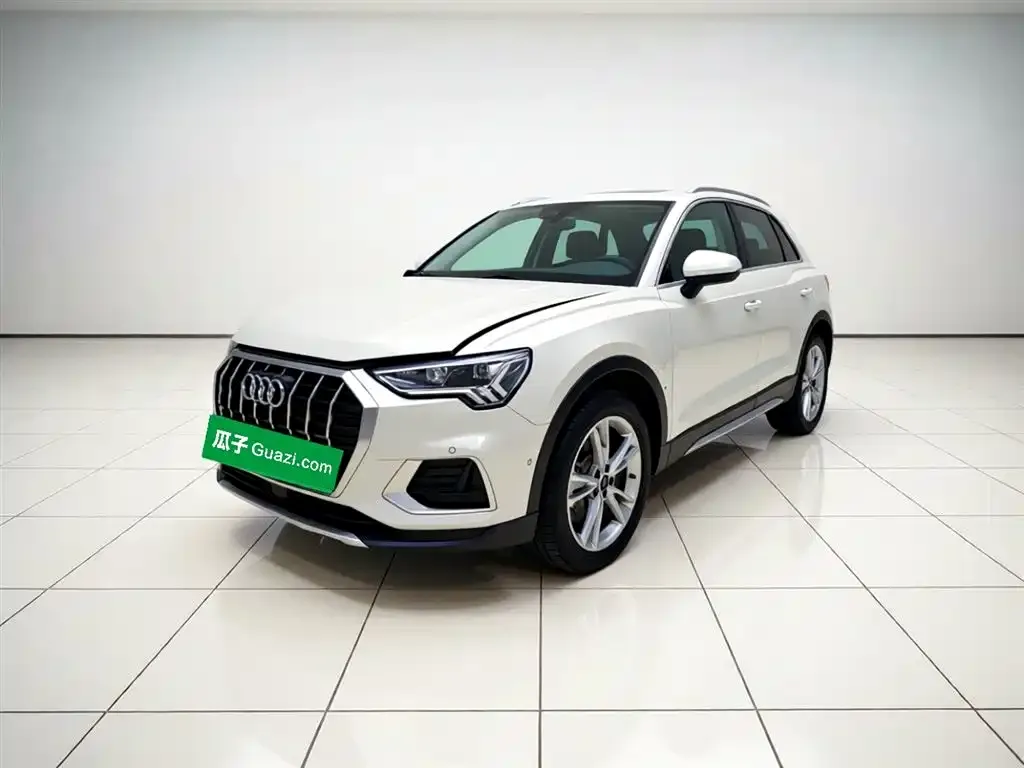 Audi Q3 — фото 1