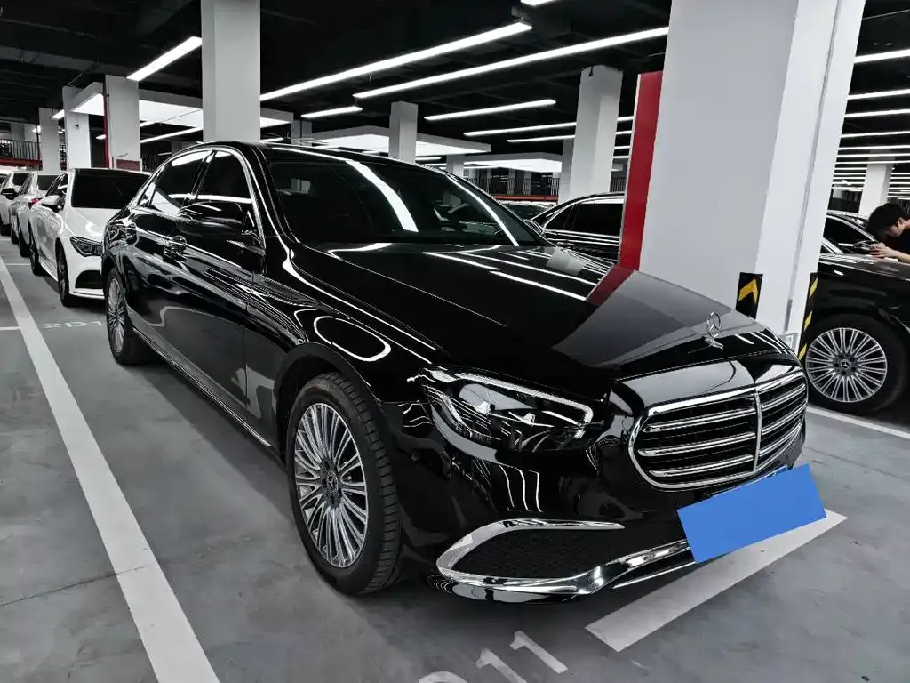 Mercedes-Benz E-Class — фото 5
