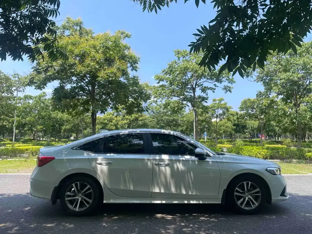 Honda Civic — фото 10