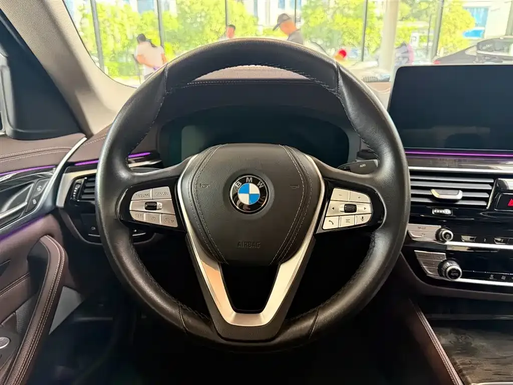 BMW 5 Series — фото 2