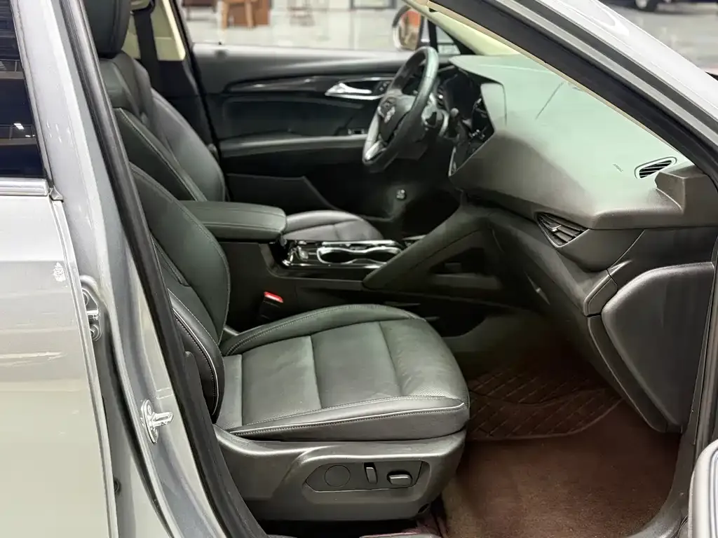 Buick Envision Plus — фото 10