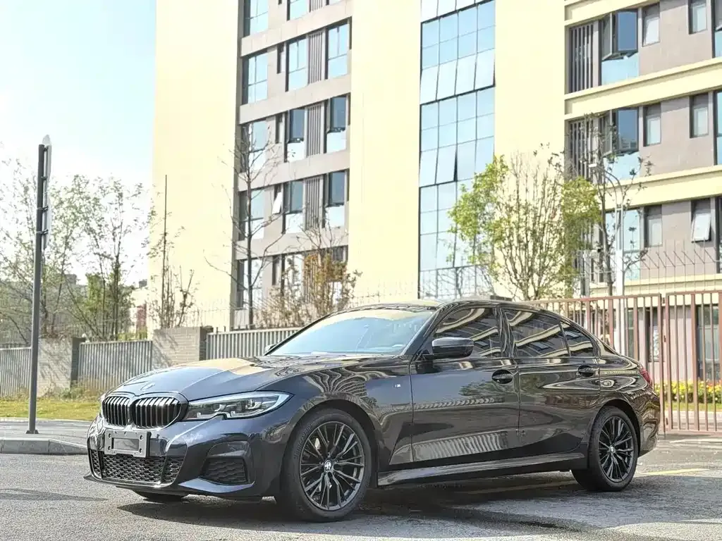 BMW 3 Series — фото 1