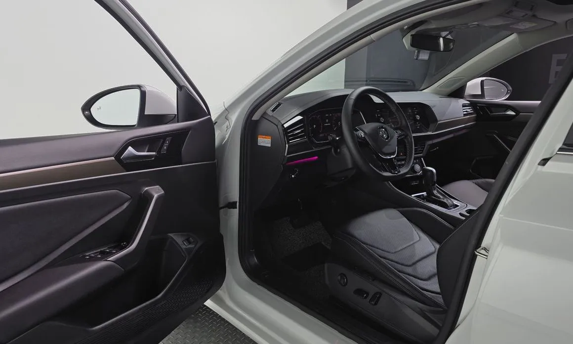 Volkswagen Jetta — фото 10
